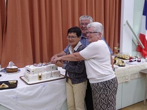 30th-anniversary-cake-cutting